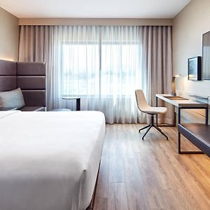 Corner King Room